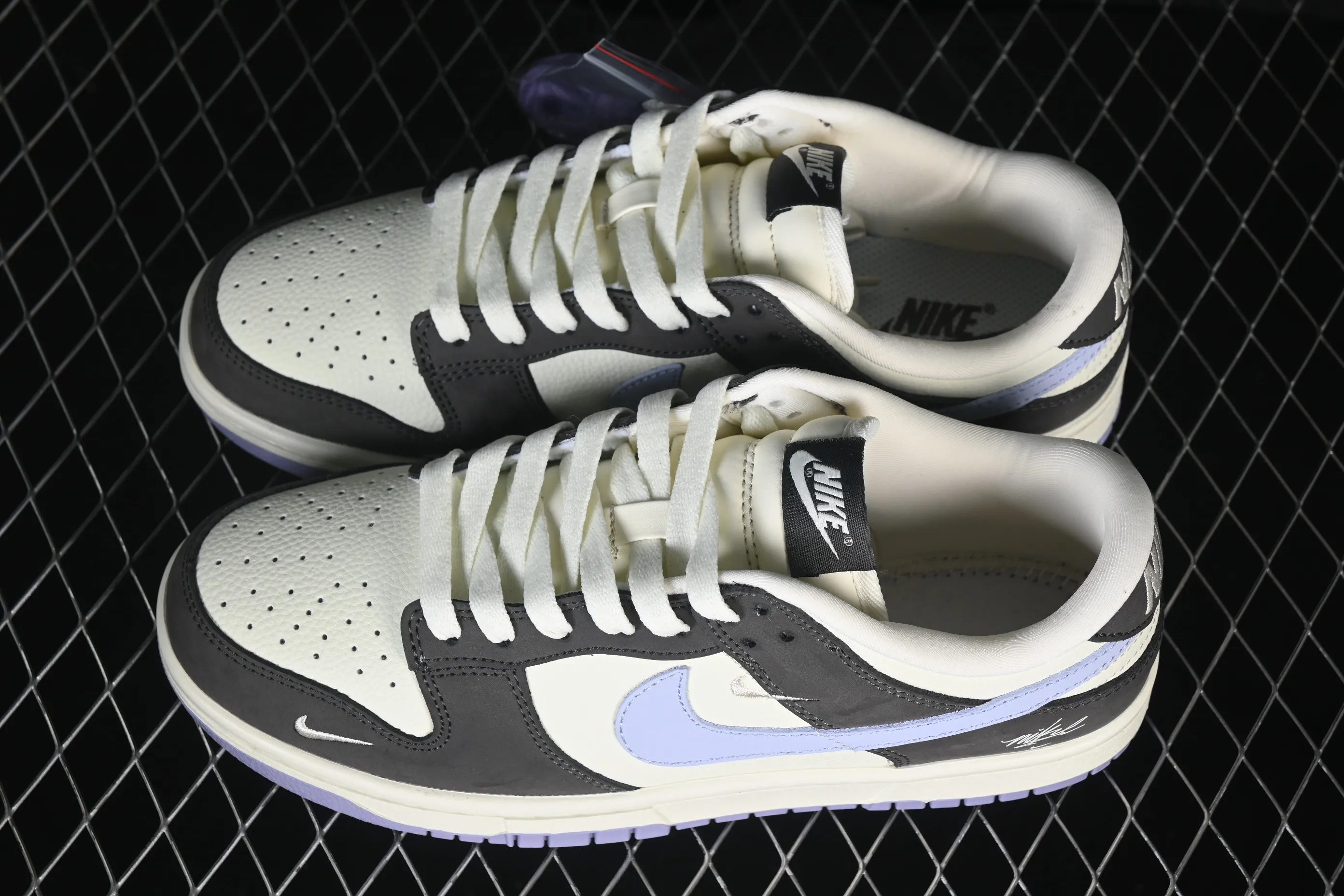 All categories Nk SB Dunk Series Nk SB Dunk Low High-end customized low-top sneakers Nike SB Dunk Low White Purple Gray High-end customized low-top casual sneakers YF9511-922